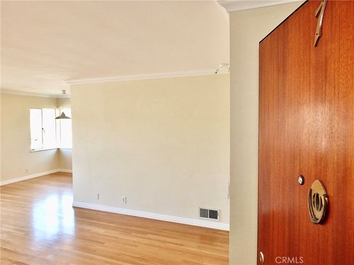 7-1250 E 3rd St, Long Beach, CA, 90802 | Card Image