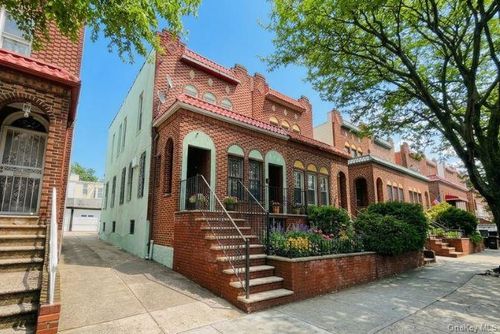 3023 83rd St, East Elmhurst, NY, 11370-1918 | Card Image