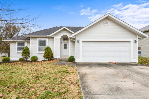 101 Penzance St, Monett, MO, 65708-1075 | Card Image