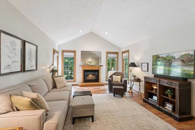 10-227-Phoenix-Ct-Plainwell-MI-49080-Win | Image 10