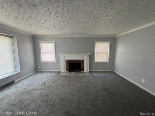 10420 Lakepointe St, Detroit, MI, 48224-2408 | Card Image