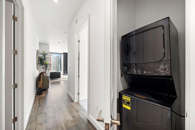 UNIT-1109 - 1211 Caroline St, Condo with 2 bedrooms, 2 bathrooms and 2 parking in Houston TX | Image 17