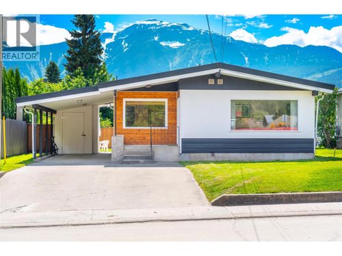 815 Fourth St E, Revelstoke, BC, V0E | Card Image