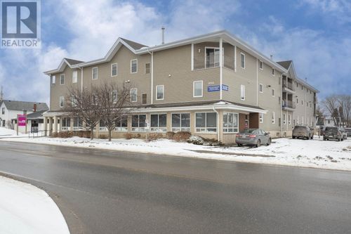 1703 Victoria Ave E, Thunder Bay, ON, P7C1C8 | Card Image