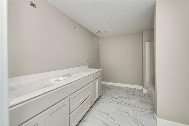 downstairs bathroom | Image 20