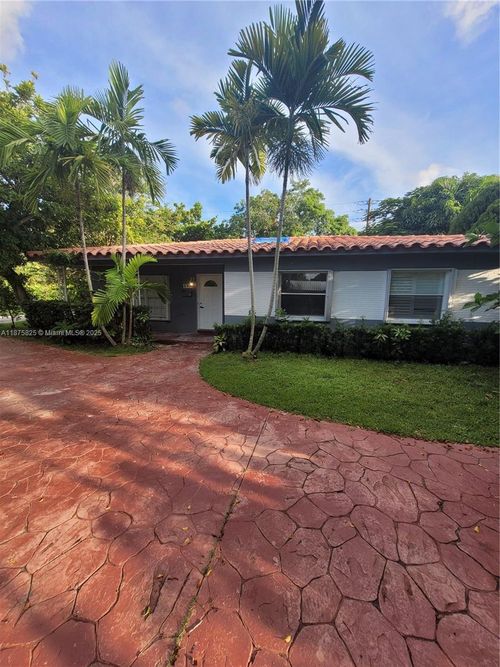 1132 Moffett St, Hallandale Beach, FL, 33009-2682 | Card Image