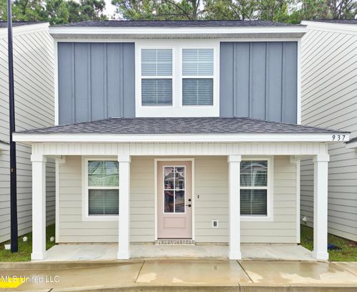 933 Motsie Rd, Biloxi, MS, 39532-2201 | Card Image