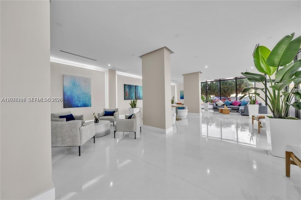 Residential Lease in Hollywood 4