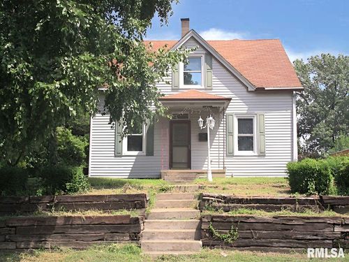 916 S 10th St, Pekin, IL, 61554-4811 | Card Image