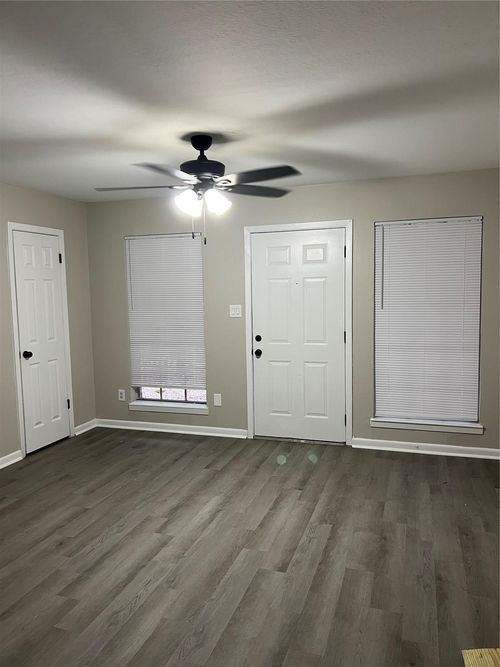 apt-10-910 7th Ave N, Texas City, TX, 77590-7464 | Card Image