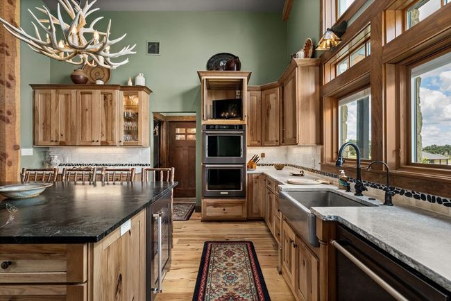 115 Trophy Oak Pt, Home with 5 bedrooms, 5 bathrooms and 3 parking in Fredericksburg TX | Image 17
