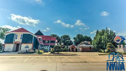 814 Lincoln Pl Se, Orange City, IA, 51041-1858 | Card Image