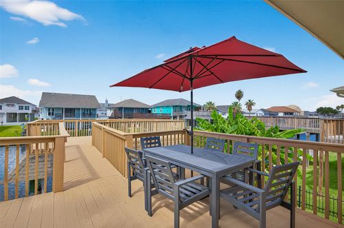 1016 Redfish St, Bayou Vista, TX, 77563-2710 | Card Image