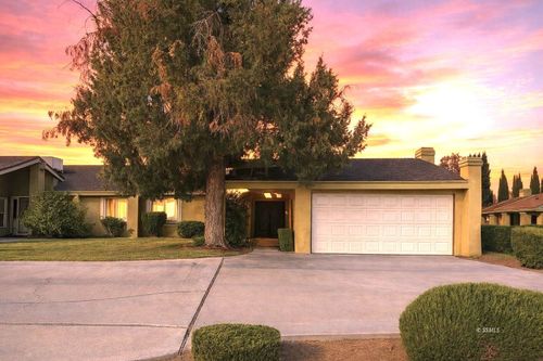 1015 N Norma St, Ridgecrest, CA, 93555-3109 | Card Image