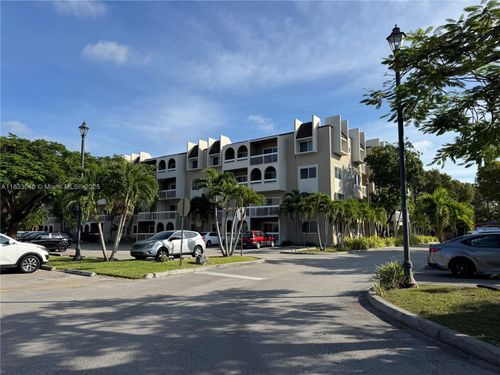 apt-302-7915 Camino Real, Miami, FL, 33143-6716 | Card Image