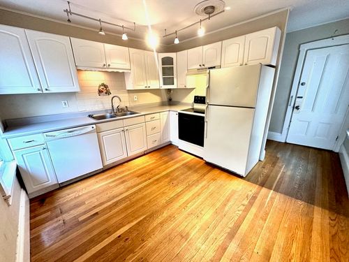 apt-2-6 Grant St, Natick, MA, 01760-4772 | Card Image