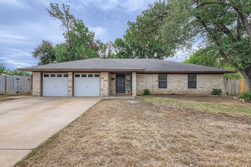 521 Dennis Dr, Round Rock, TX, 78664-3053 | Card Image