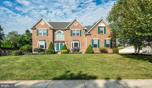 365 Vista Dr, Phoenixville, PA, 19460-1054 | Card Image