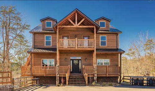 1172 Woodland Trek Ln, Sevierville, TN, 37876-2508 | Card Image