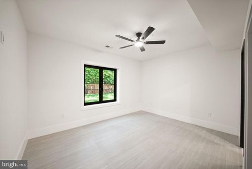 2537 Gallows Rd, DUNN LORING, VA, 22027-1310 | Card Image