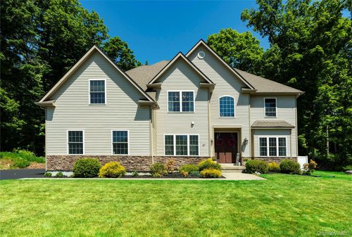 37 Biltmore Dr, Hopewell Junction, NY, 12533-3544 | Card Image
