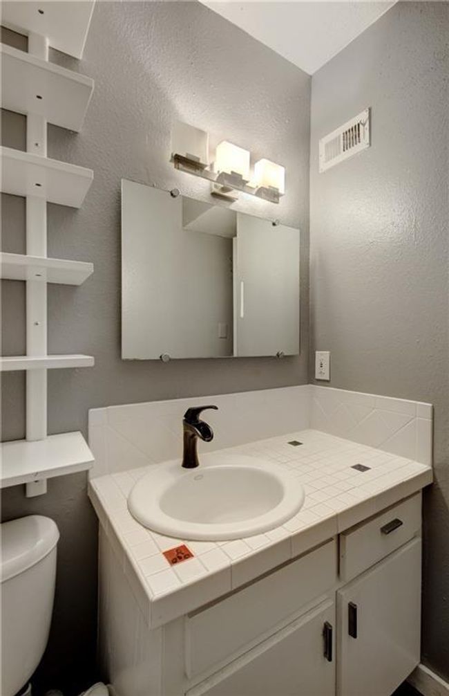 APT-20 - 2302 E Side Dr, Condo with 1 bedrooms, 1 bathrooms and null parking in Austin TX | Image 19