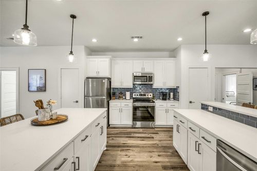 707 Highland Ave, Austin, TX, 78703-5178 | Card Image