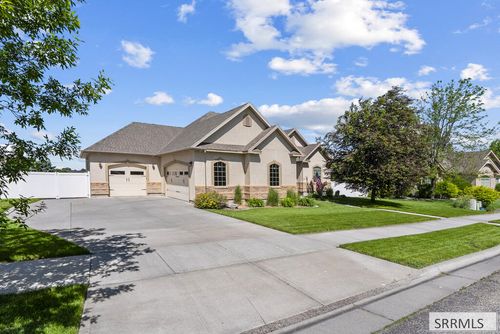 1854 Castelli Dr, Ammon, ID, 83401-6077 | Card Image