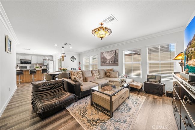 9804 Ardisia St, House other with 3 bedrooms, 3 bathrooms and 4 parking in Riverside CA | Image 11
