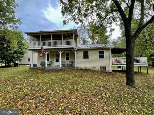 8 E Locust St, MOUNT HOLLY SPRINGS, PA, 17065-1008 | Card Image