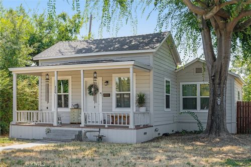 426 W Willow St, Willows, CA, 95988-2824 | Card Image