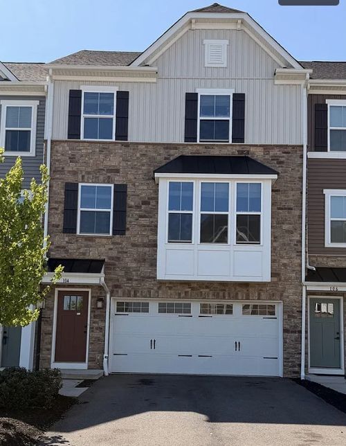104 Lupine Dr, Mars, PA, 16046-4120 | Card Image