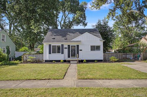 31765 Brown St, Garden City, MI, 48135-1418 | Card Image