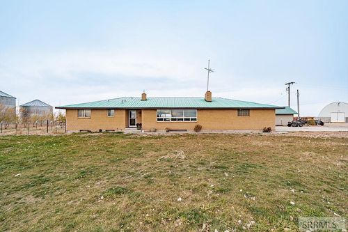 5566 W 49th N, Idaho Falls, ID, 83402-5351 | Card Image