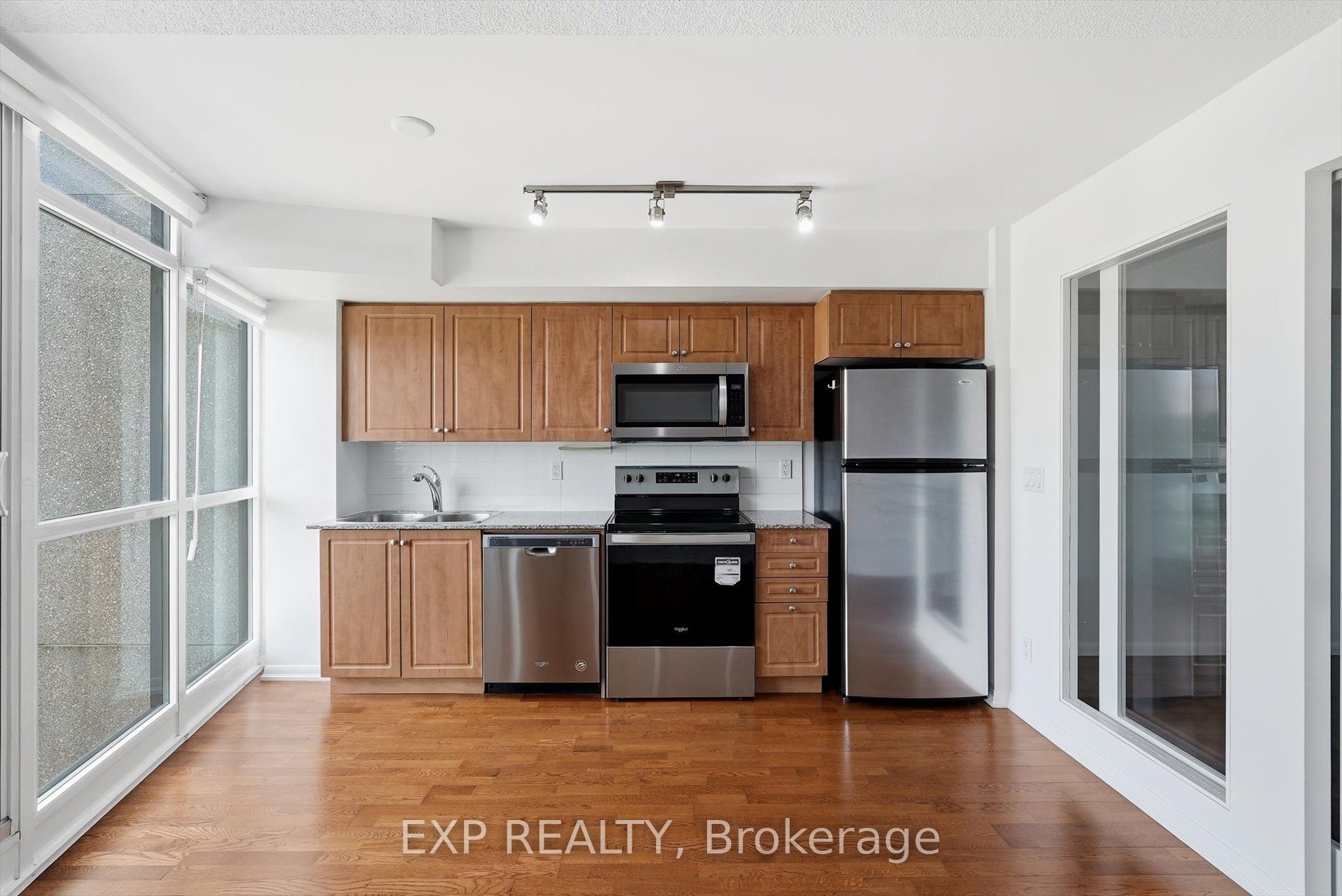 Residential Lease in Toronto C01 4