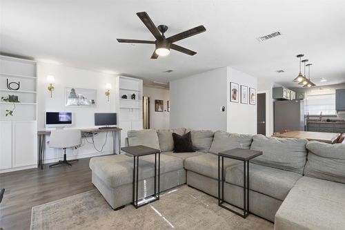 5368 Wonder Dr, Fort Worth, TX, 76133-1927 | Card Image