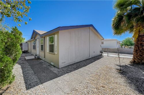 2252 Brenda Ln, Las Vegas, NV, 89156-5743 | Card Image