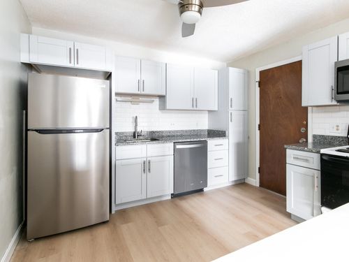 apt-11-8 Strawberry Bank Rd, Nashua, NH, 03062-2763 | Card Image