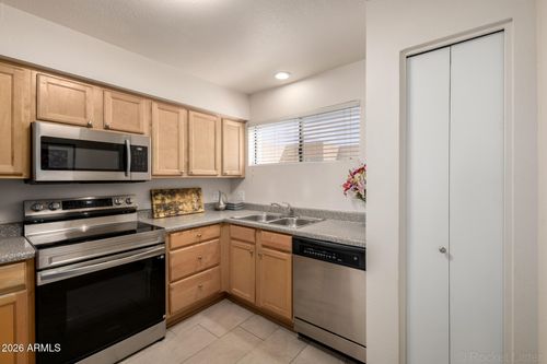 237-11640 N 51st Ave, Glendale, AZ, 85304-2815 | Card Image