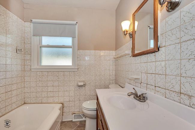 13-Bathroom | Image 13