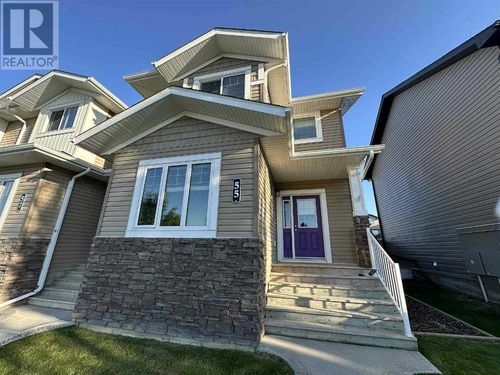 55 Crestview Blvd, Sylvan Lake, AB, T4S0N6 | Card Image