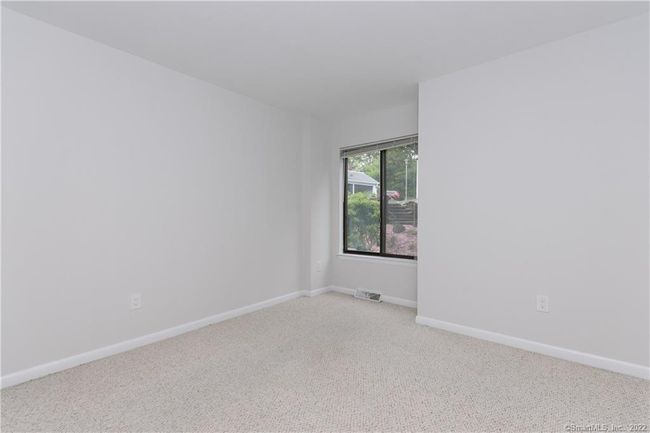 21 - 21 Hills Ln, Condo with 2 bedrooms, 2 bathrooms and null parking in Westport CT | Image 21
