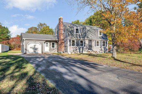 18 Beech St, Townsend, MA, 01469-1390 | Card Image