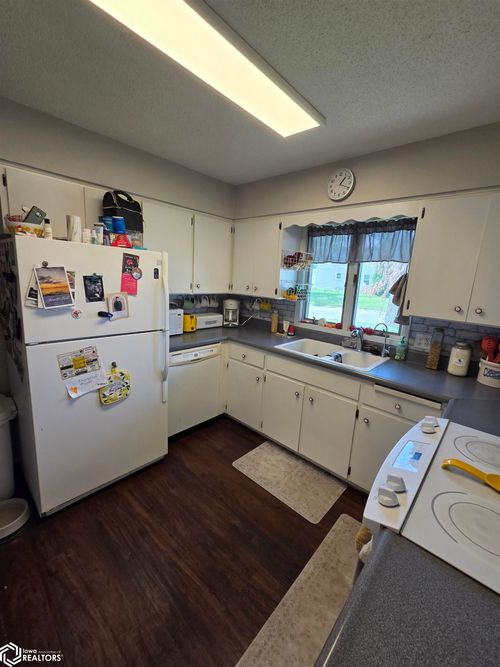 420 N Heckart St, Algona, IA, 50511-2011 | Card Image