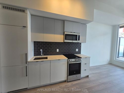 510-285 Dufferin St, Toronto, ON, M6K1Z7 | Card Image