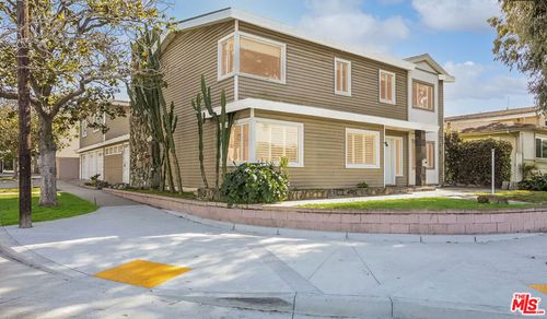 8100 W 83rd St, Playa del Rey, CA, 90293-7802 | Card Image