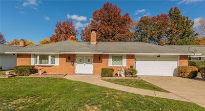 25921 Euclid Chagrin Parkway, House other with 3 bedrooms, 2 bathrooms and null parking in Richmond Heights OH | Image 1