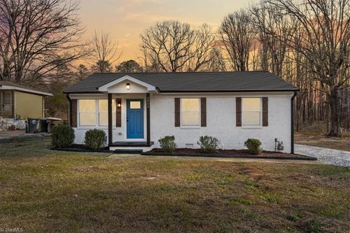 4802 Summit Ave, Greensboro, NC, 27405-2940 | Card Image