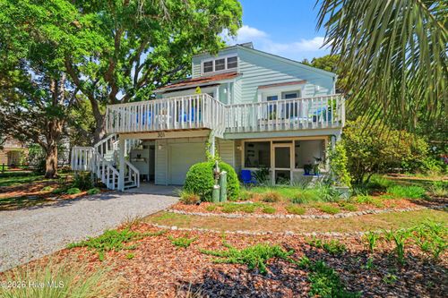301 22nd Pl E, Oak Island, NC, 28465-6336 | Card Image