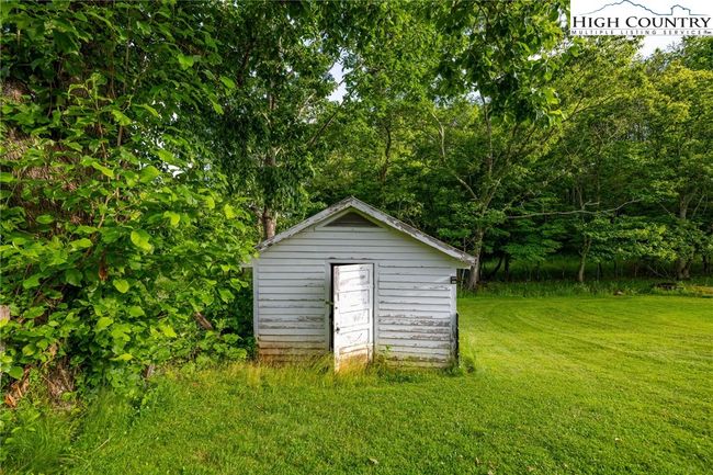 201 W Laurel Knob Rd, House other with 2 bedrooms, 1 bathrooms and null parking in Todd NC | Image 31